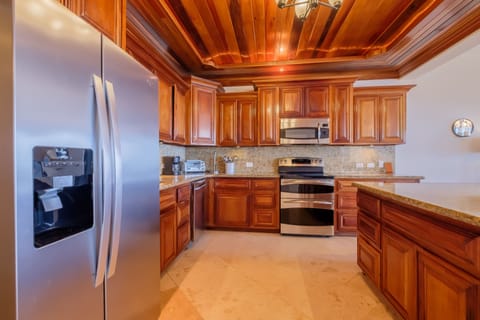 Family Condo, 3 Bedrooms, Sea View | Private kitchen | Full-size fridge, microwave, oven, stovetop