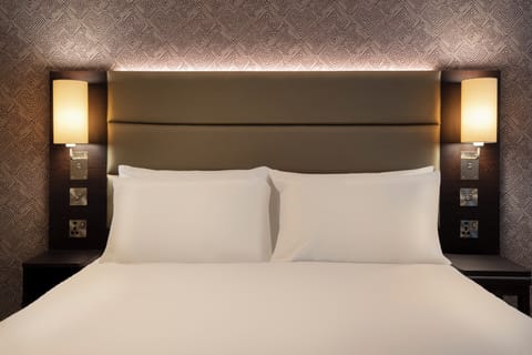 Standard Room, 1 Double Bed | Desk, laptop workspace, soundproofing, iron/ironing board