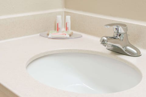 Combined shower/tub, eco-friendly toiletries, hair dryer, towels