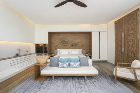 1 bedroom, hypo-allergenic bedding, minibar, in-room safe