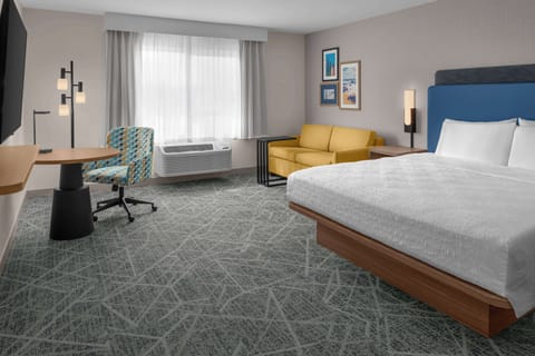 Premium bedding, pillowtop beds, in-room safe, desk