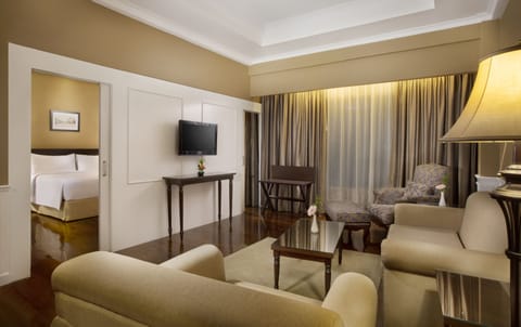 Royal Heritage Room Breakfast | Living room | LCD TV