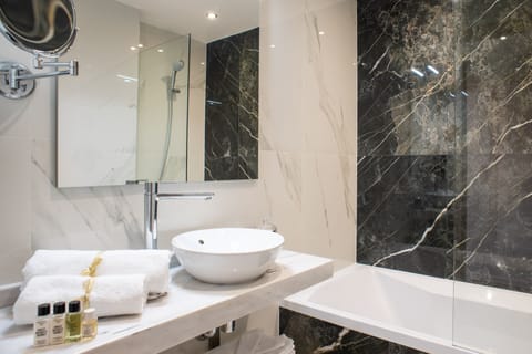 Comfort Room | Bathroom | Hair dryer, towels