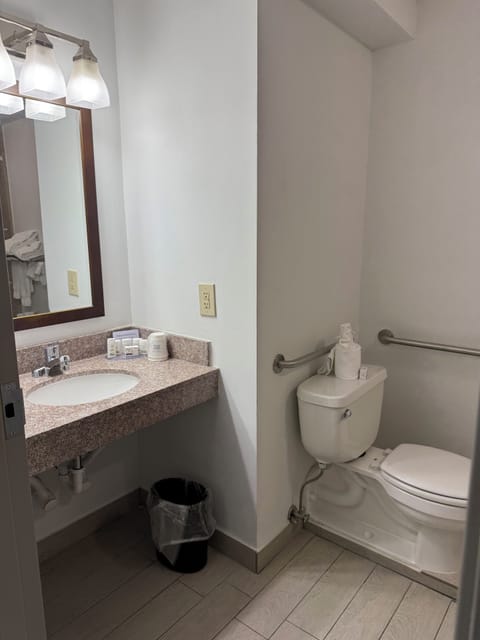 Combined shower/tub, eco-friendly toiletries, hair dryer, towels