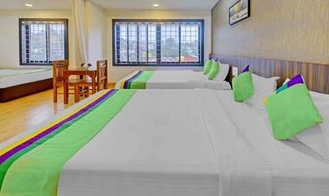 Premium Double Room | Iron/ironing board, bed sheets