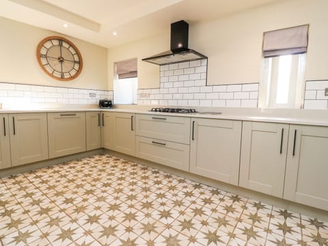 Fridge, dishwasher, electric kettle, toaster