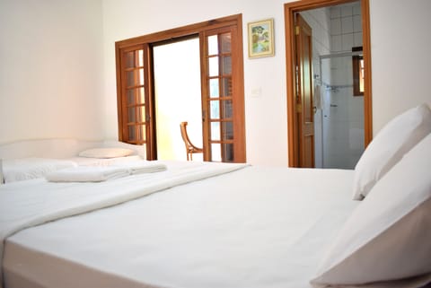 Traditional Suite | Minibar, free WiFi, bed sheets