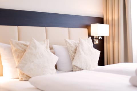 Comfort Triple Room, Multiple Beds, City View | Desk, soundproofing, free WiFi