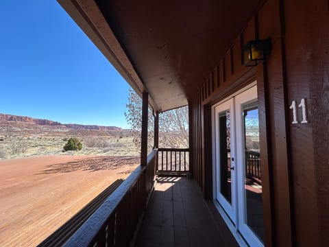 Panoramic Room Upstairs, 1 King Bed, Refrigerator & Microwave, Mountain View | Terrace/patio