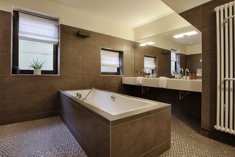 Suite | Bathroom | Separate tub and shower, deep soaking tub, rainfall showerhead