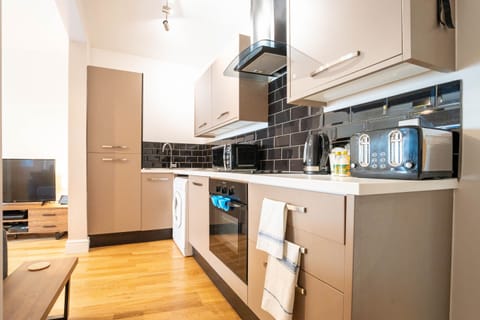 Comfort Apartment, Ensuite, City View (1 bed 1 bath apartment) | Shared kitchen