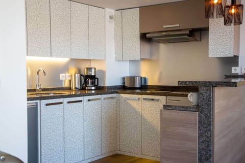 Apartment T3 Duplex | Private kitchen | Fridge, microwave, stovetop, dishwasher