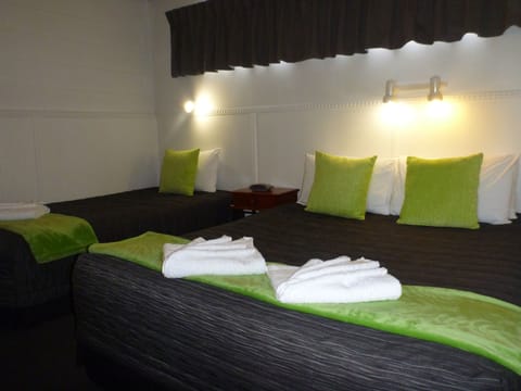 Apartment, 1 Bedroom | Blackout drapes, iron/ironing board, free WiFi, bed sheets