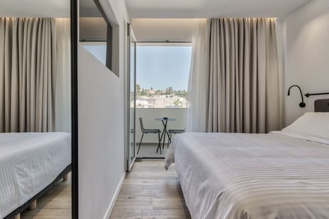 Standard Double Room, City View | Hypo-allergenic bedding, blackout drapes, soundproofing