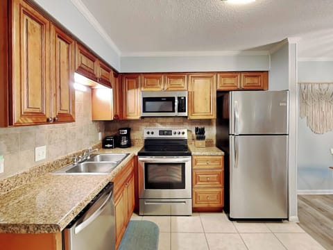 Condo, Multiple Beds, Balcony (HHBT C10 - No Pets Allowed) | Private kitchen | Fridge, microwave, oven, stovetop