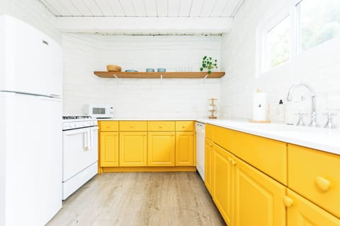 Presidential Suite, Kitchen, Corner | Private kitchen | Mini-fridge, microwave, coffee/tea maker, toaster