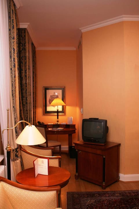 Comfort Double Room | Minibar, in-room safe, desk, free WiFi