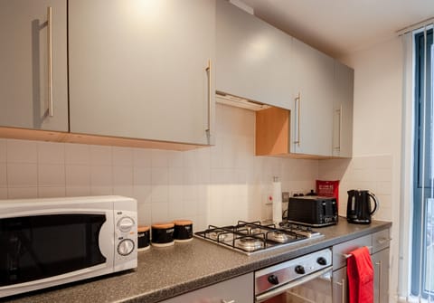 Apartment, 2 Bedrooms, Non Smoking | Private kitchen | Full-size fridge, microwave, oven, coffee/tea maker