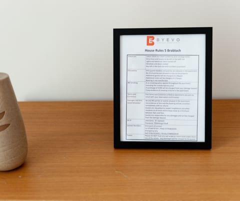 Apartment, 2 Bedrooms, Non Smoking | Living area | 42-inch Smart TV with cable channels, TV