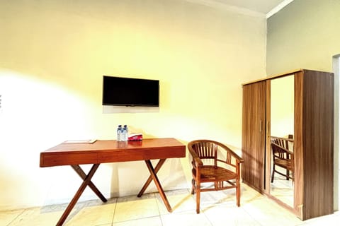 Deluxe Room | Desk, free WiFi