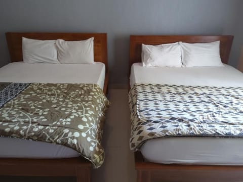 Deluxe Room | Desk, free WiFi