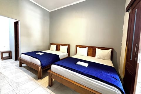Deluxe Room | Desk, free WiFi