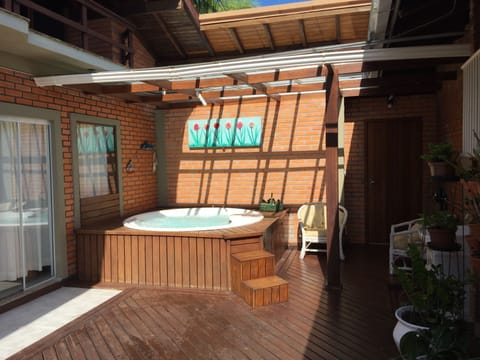 Family Duplex | Private spa tub