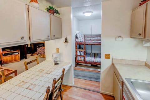 Studio, Multiple Beds, Fireplace, Mountain View (Mountain Shadows #F02) | 1 bedroom, individually decorated, individually furnished, free WiFi