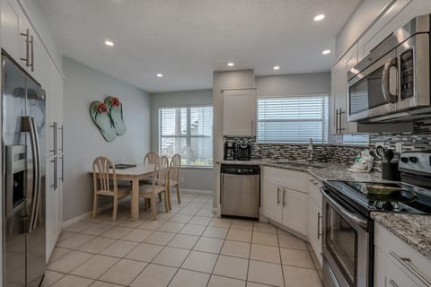 Condo, Multiple Beds, Pool Access, Golf View (5-137 - No Pets Allowed) | Private kitchen | Fridge, microwave, oven, stovetop