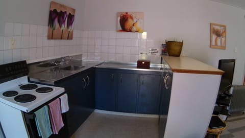 Family Apartment, 1 Bedroom | Family dining