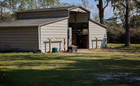 Room, 1 Bedroom, Smoking | Exterior