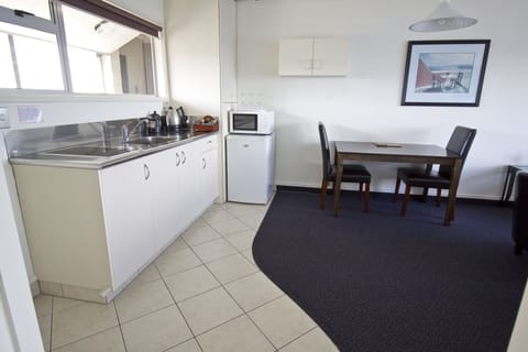 Standard Apartment, 1 Bedroom (Lakeview Family) | Private kitchen | Mini-fridge, microwave, electric kettle, toaster