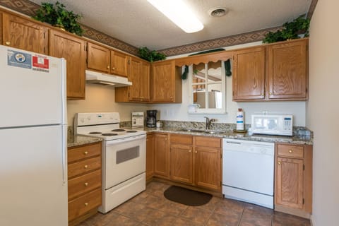 Condo, 1 King Bed with Sofa bed, Mountain View (251 - No Pets Allowed) | Private kitchen | Fridge, microwave, oven, stovetop