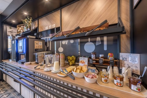 Daily buffet breakfast for a fee