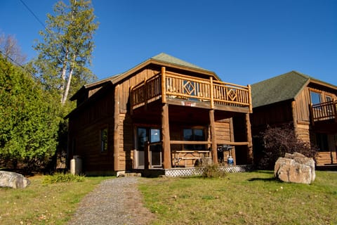 Comfort Cabin, 2 Bedrooms | Individually decorated, individually furnished, free WiFi, bed sheets