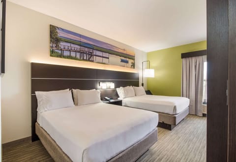 Standard Room, 2 Queen Beds, Non Smoking | Premium bedding, in-room safe, desk, laptop workspace