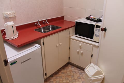 One Bedroom Unit | Private kitchenette | Fridge, microwave, coffee/tea maker, electric kettle