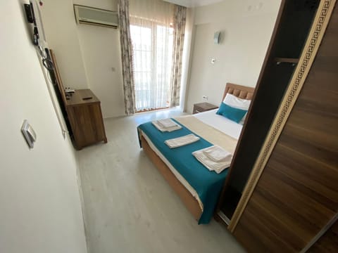 Standard Double Room, 1 Double Bed, Sea View | Free WiFi, bed sheets