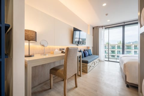 Quadruple Room | In-room safe, desk, iron/ironing board, free WiFi