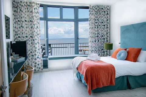 Standard Room, 1 Bedroom, Sea View | Individually decorated, individually furnished, laptop workspace