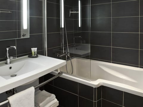 Premium bedding, pillowtop beds, minibar, in-room safe