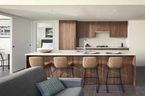 Executive Suite, 2 Bedrooms (Office) | Private kitchen | Full-size fridge, microwave, oven, stovetop