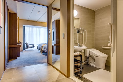 Accessible Room [Age Requirement(12+)], Non Smoking | Accessible bathroom