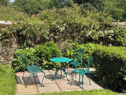 Cottage | Outdoor dining