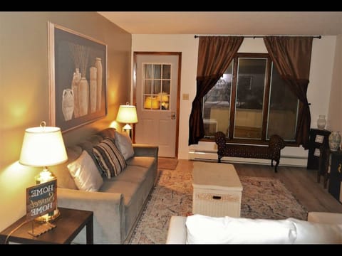 Apartment, 2 Bedrooms, Balcony, View | Living area