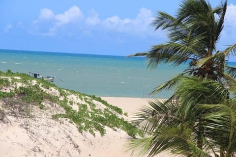 Beach nearby, white sand, 2 beach bars