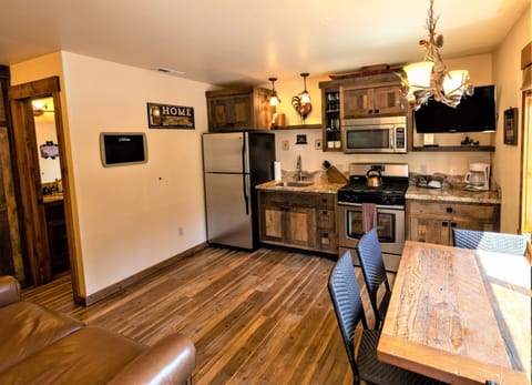 Superior Cabin, Ensuite, Garden View (Duplex 1 Bedroom Cottage) | Private kitchen