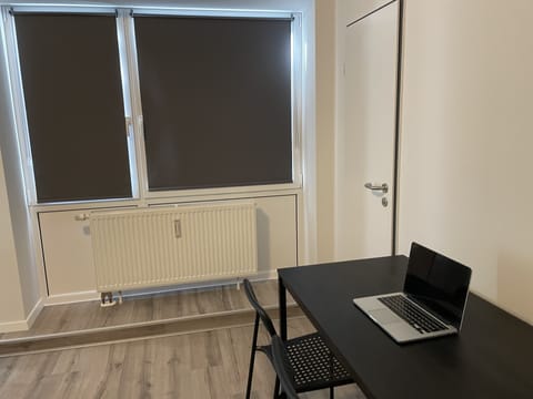 Economy Studio (French Bed 1,40 m x 2 m) | Laptop workspace, iron/ironing board, free WiFi, bed sheets