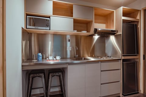 Twin Room | Private kitchen | Microwave