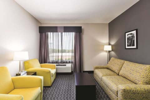 Deluxe Room, 1 King Bed, Non Smoking | Premium bedding, pillowtop beds, desk, iron/ironing board